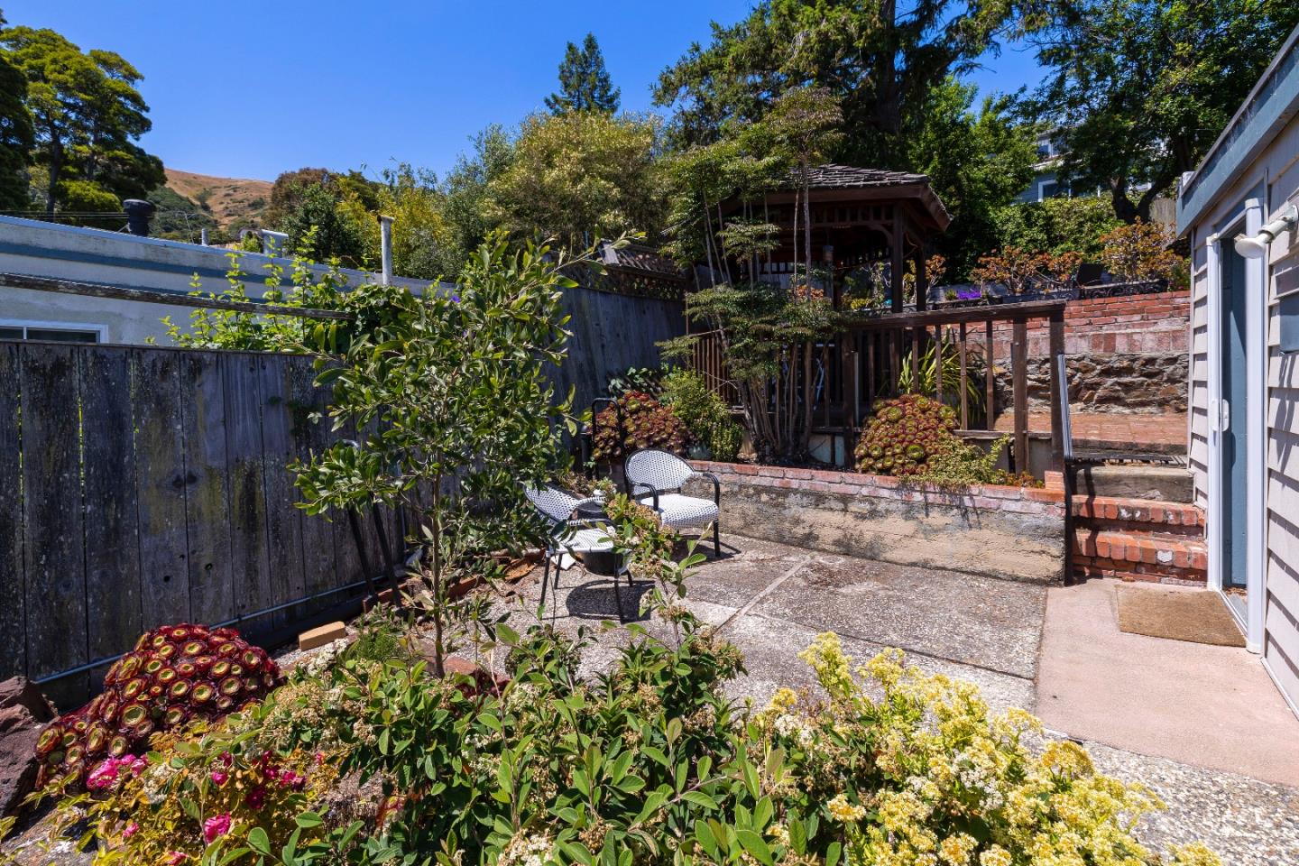 124 Solano ST
