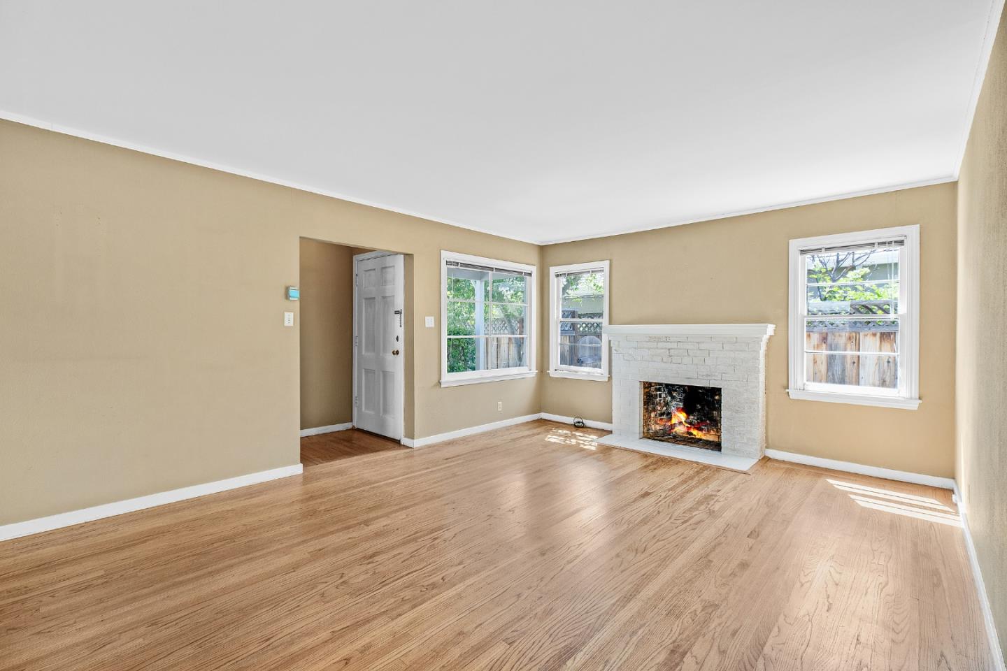 1376 Geneva AVE