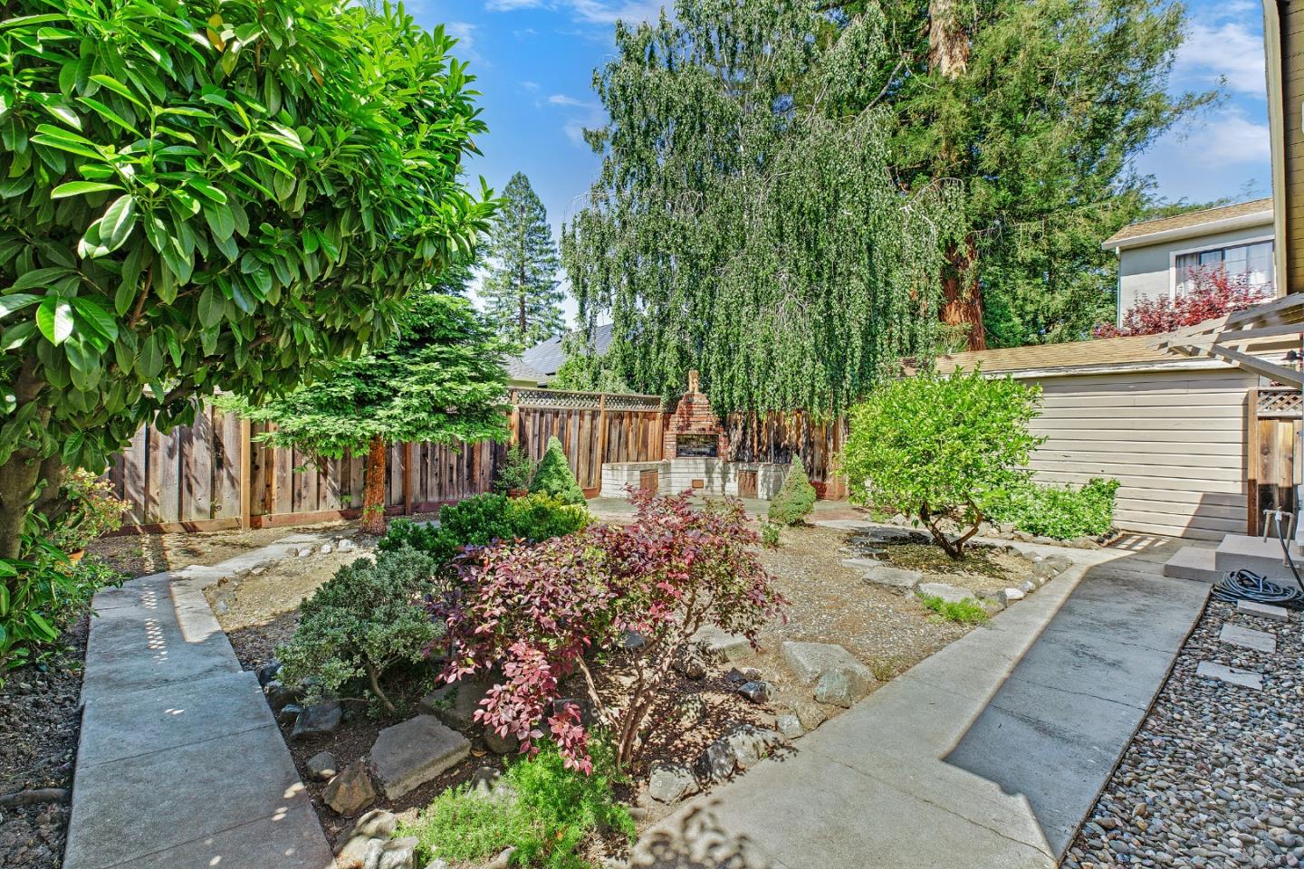 1376 Geneva AVE