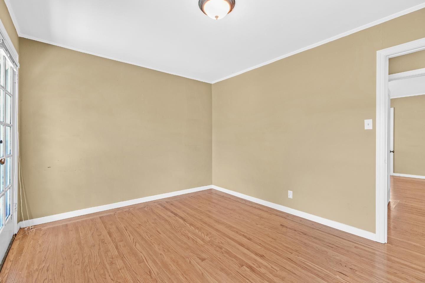 1376 Geneva AVE