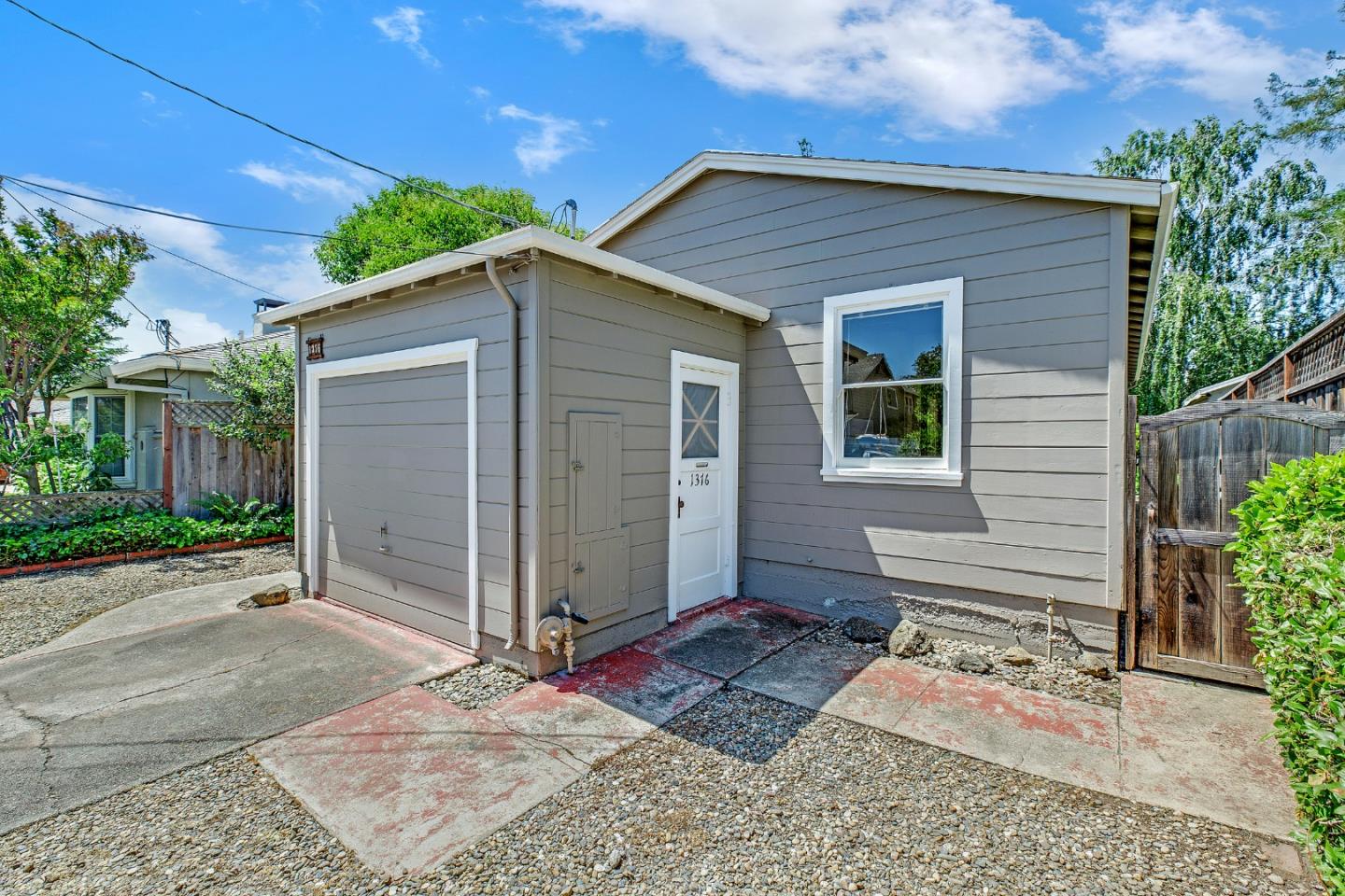 1376 Geneva AVE