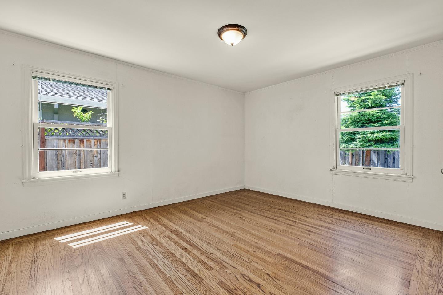 1376 Geneva AVE