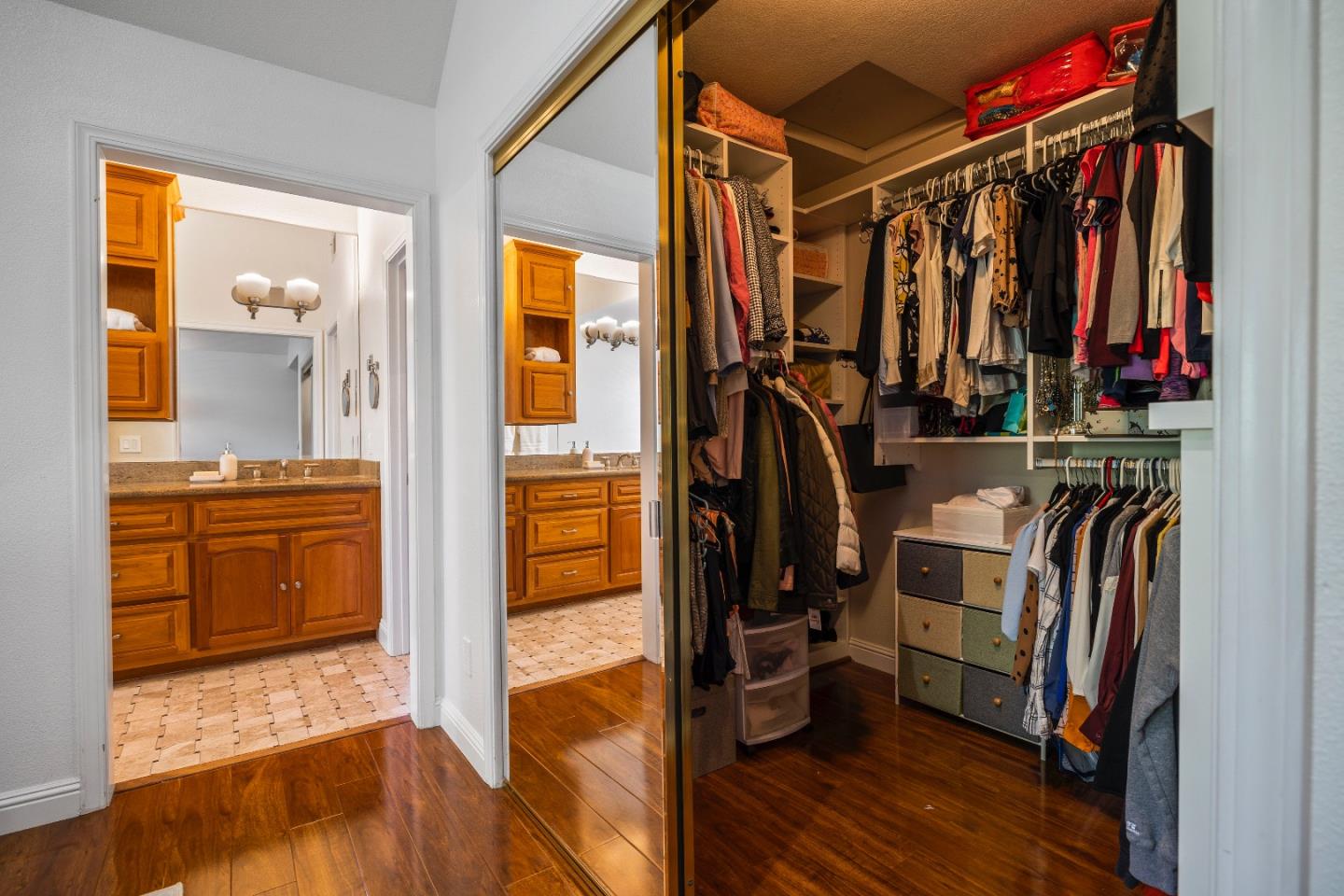 100 Danbury LN
