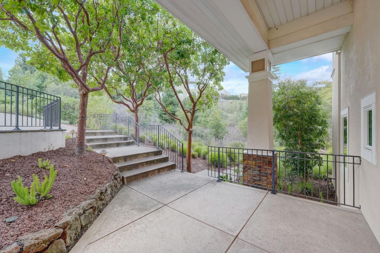 140 Emerald Estates CT