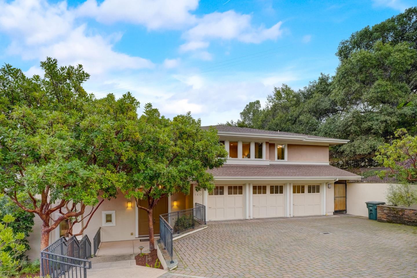 140 Emerald Estates CT
