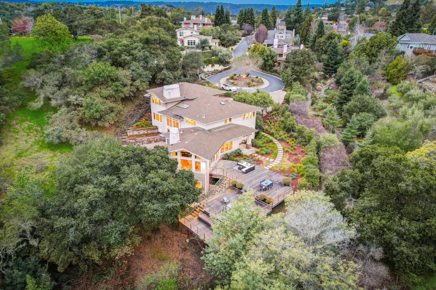 140 Emerald Estates CT