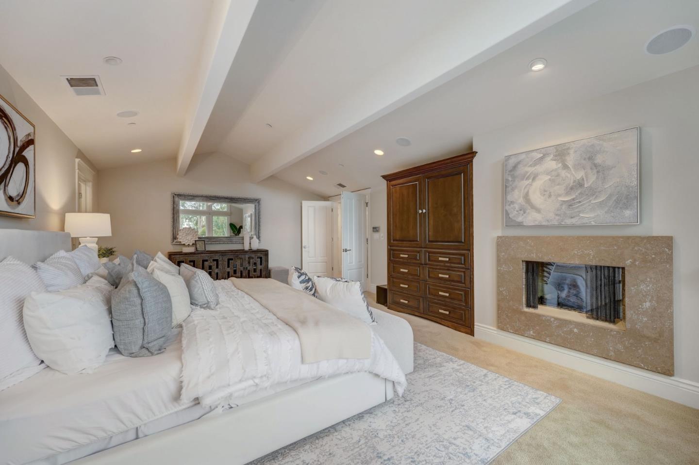 140 Emerald Estates CT