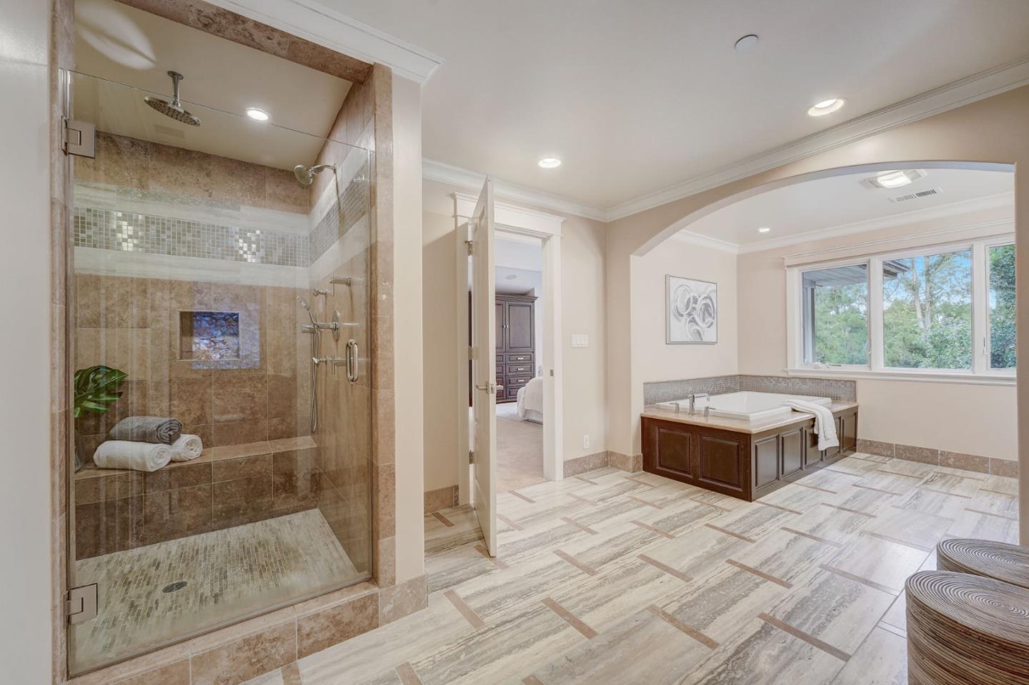 140 Emerald Estates CT