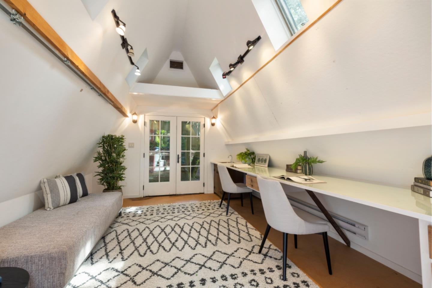8 Blakewood WAY