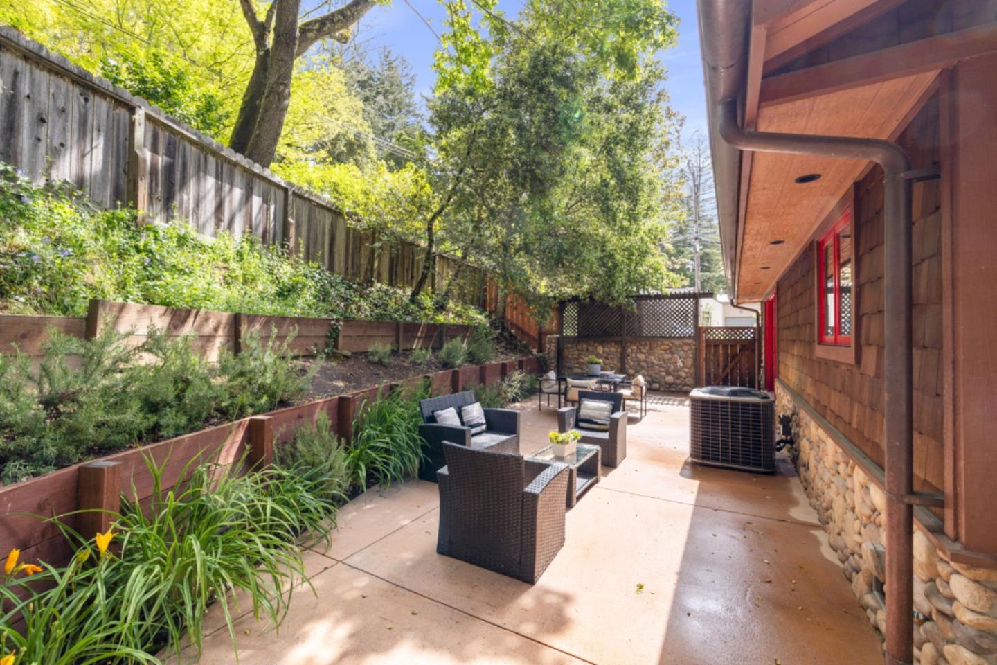 8 Blakewood WAY