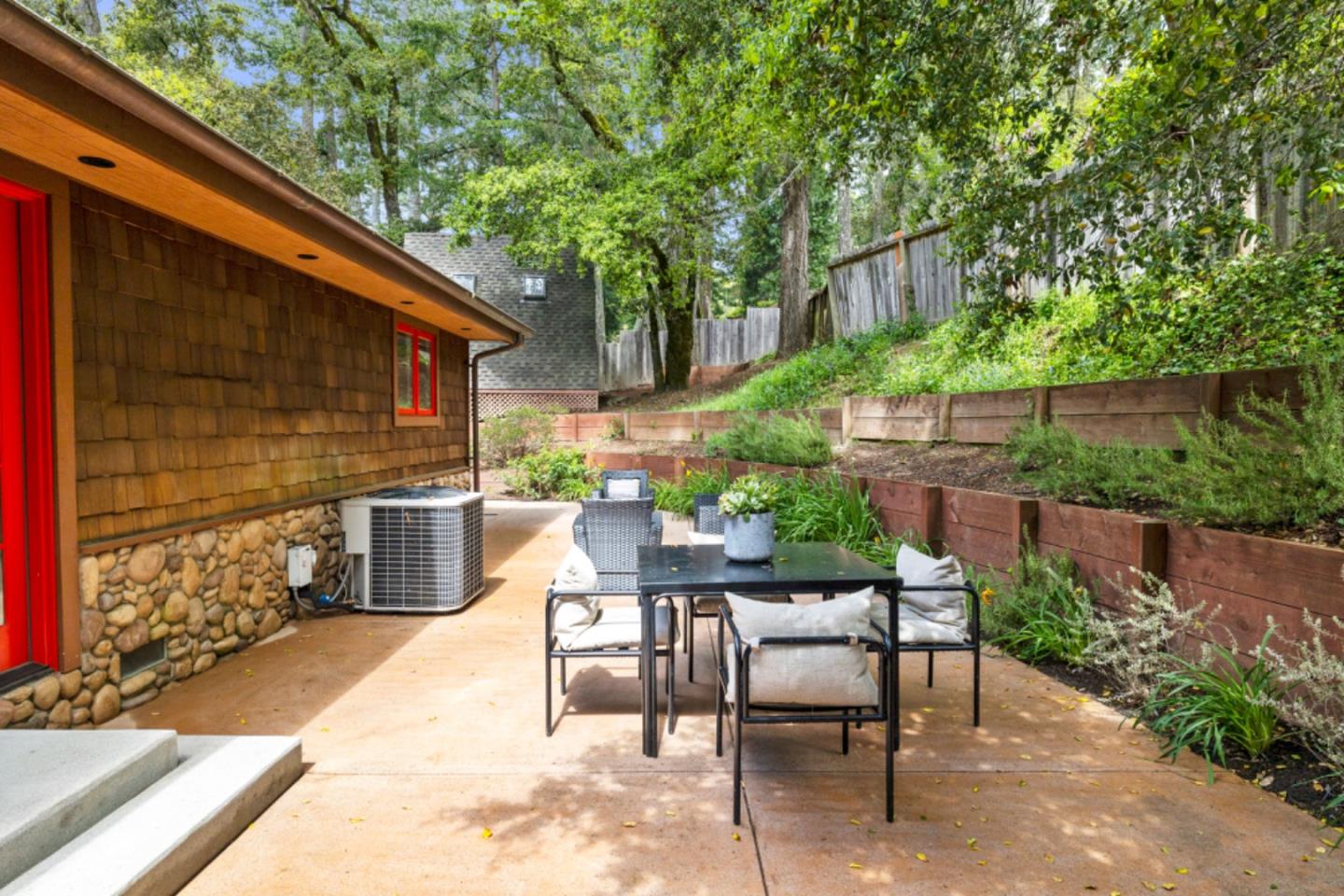 8 Blakewood WAY