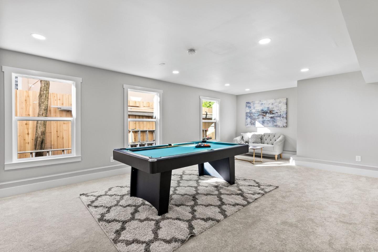 1587 Valota RD