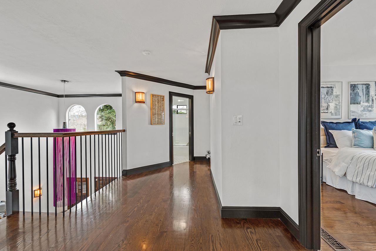 503 Iris ST