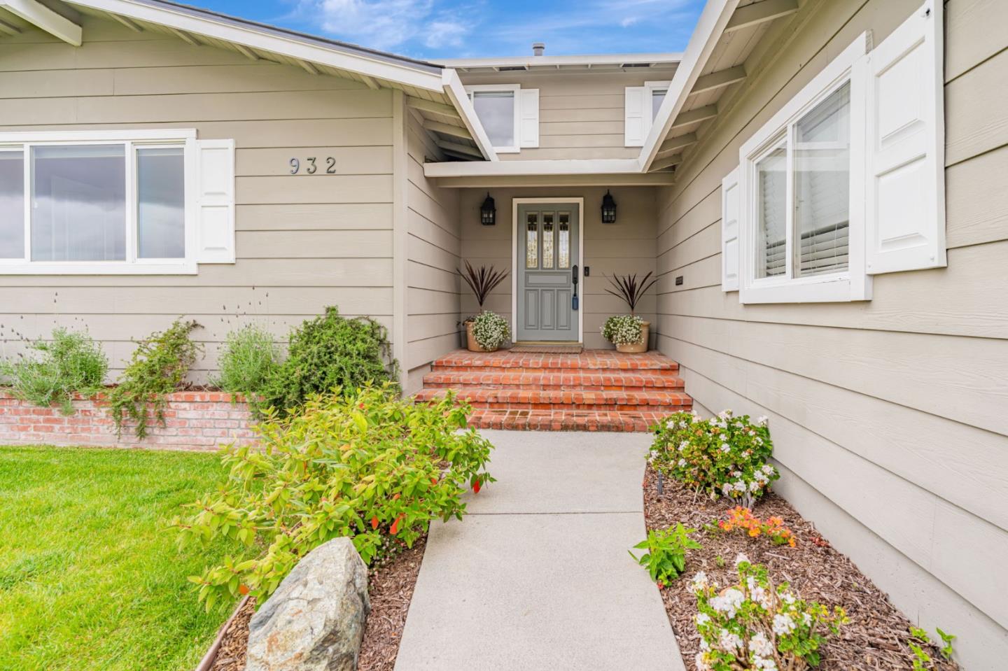 932 Pleasant Hill RD
