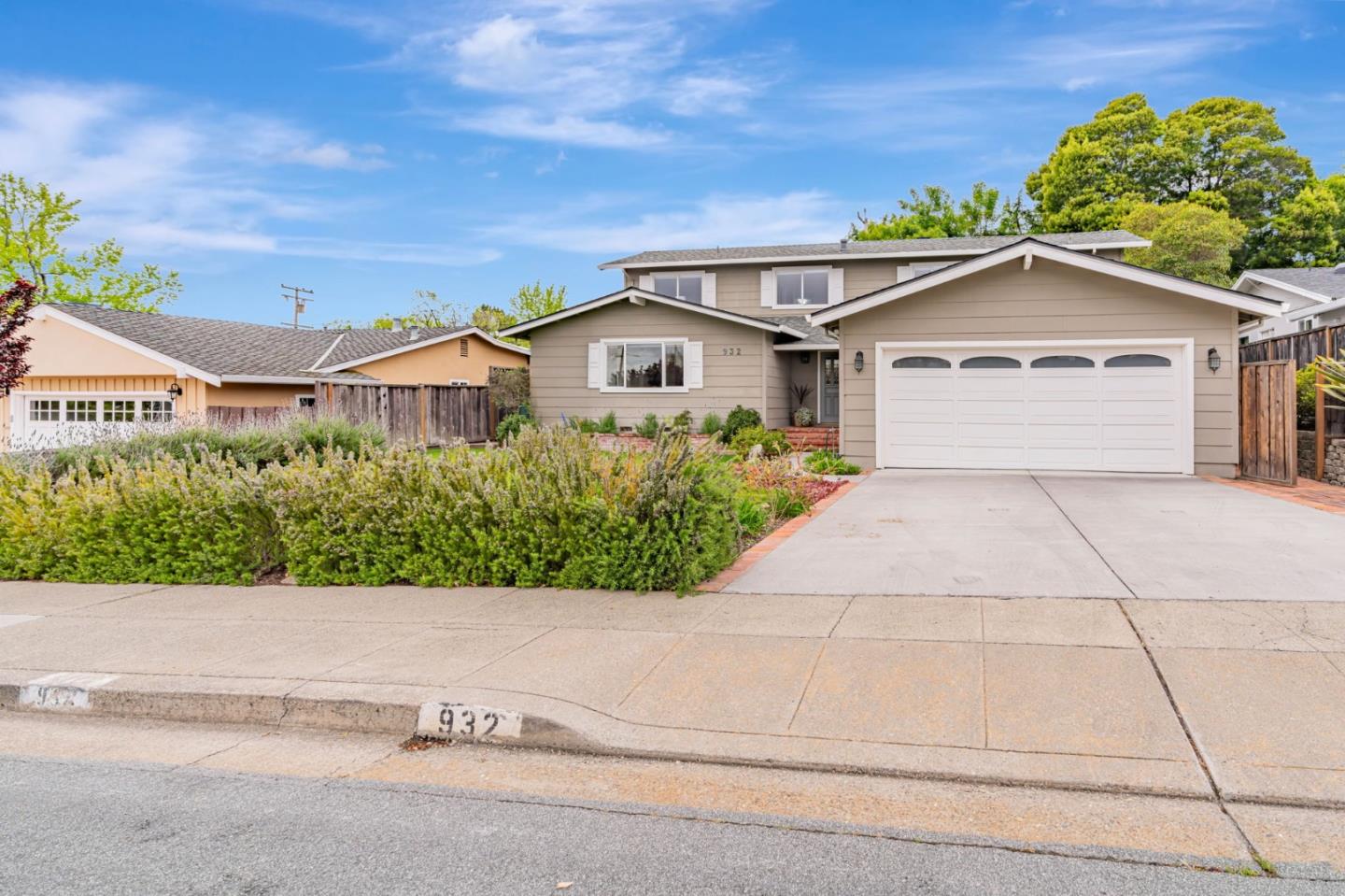 932 Pleasant Hill RD