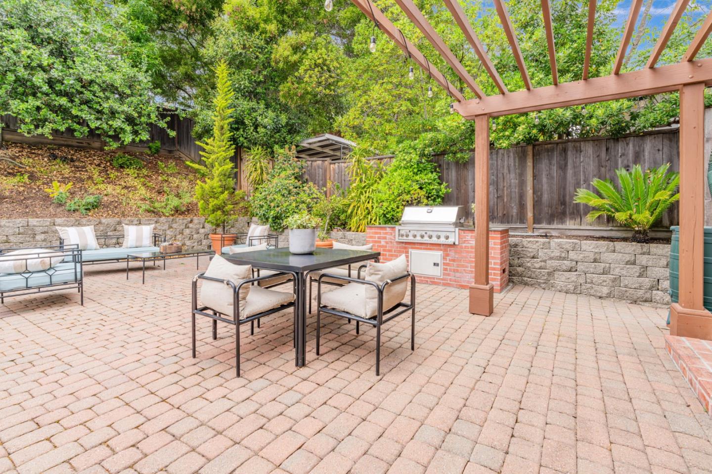932 Pleasant Hill RD