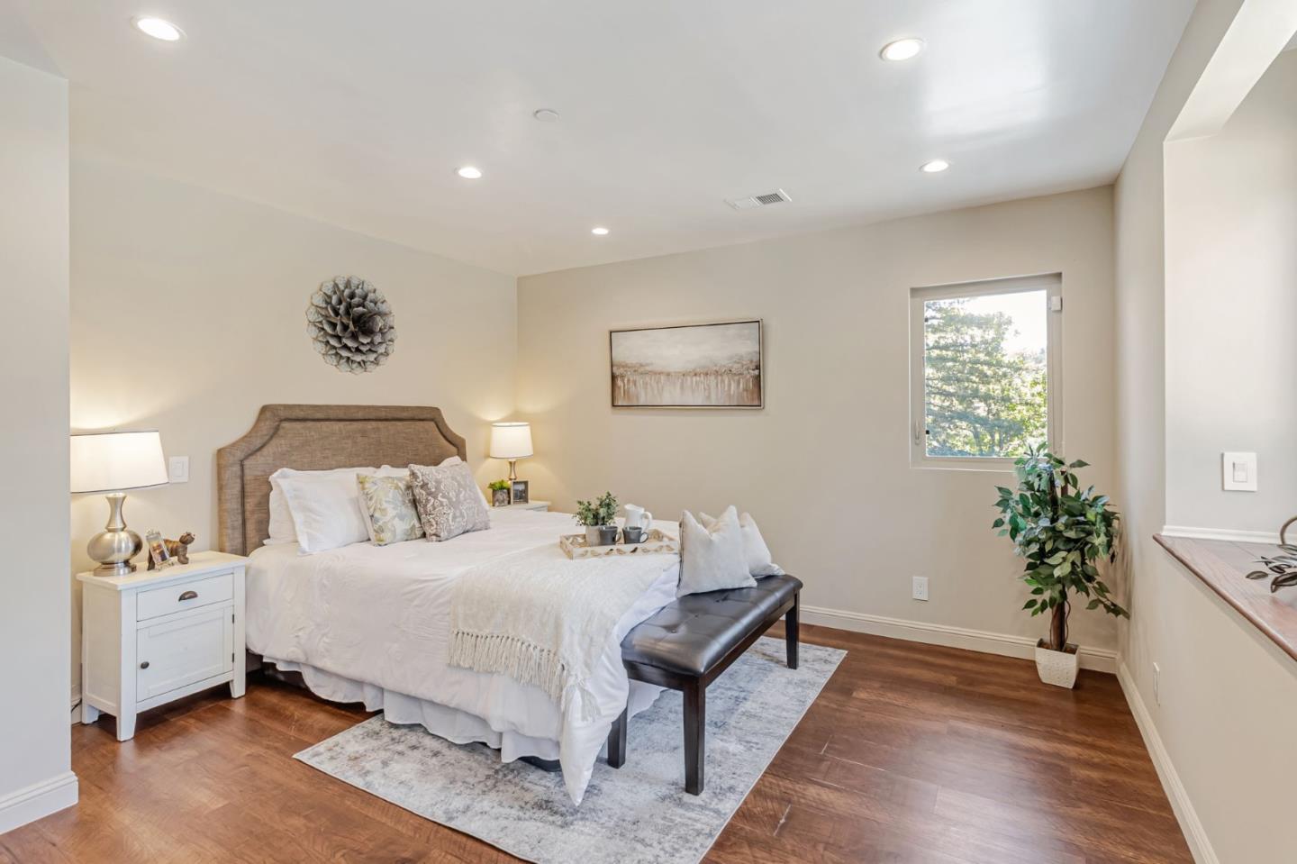 3119 Oak Knoll DR
