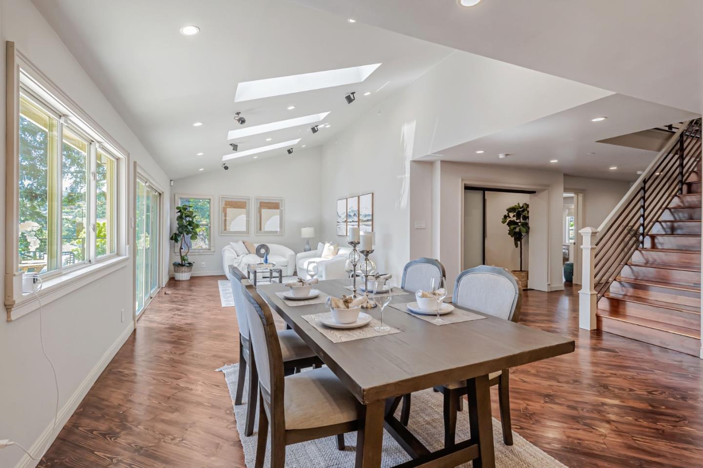 3119 Oak Knoll DR
