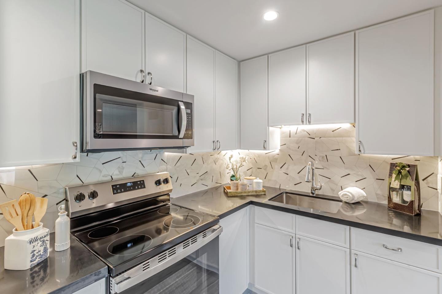 3119 Oak Knoll DR
