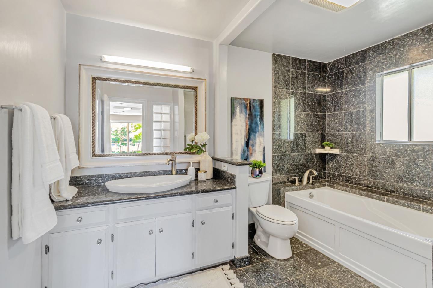 3119 Oak Knoll DR
