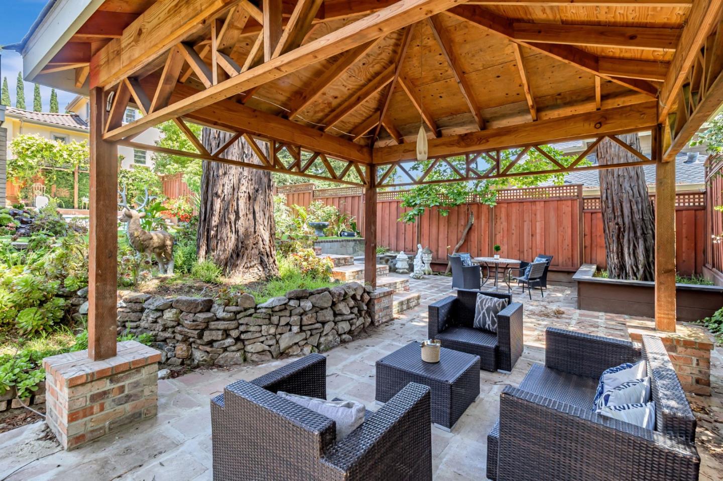 3119 Oak Knoll DR
