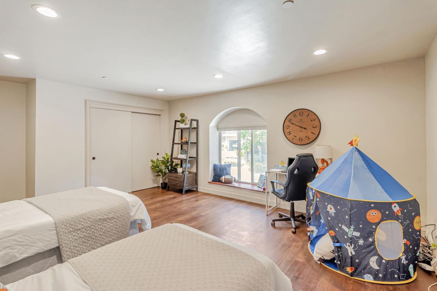 3119 Oak Knoll DR