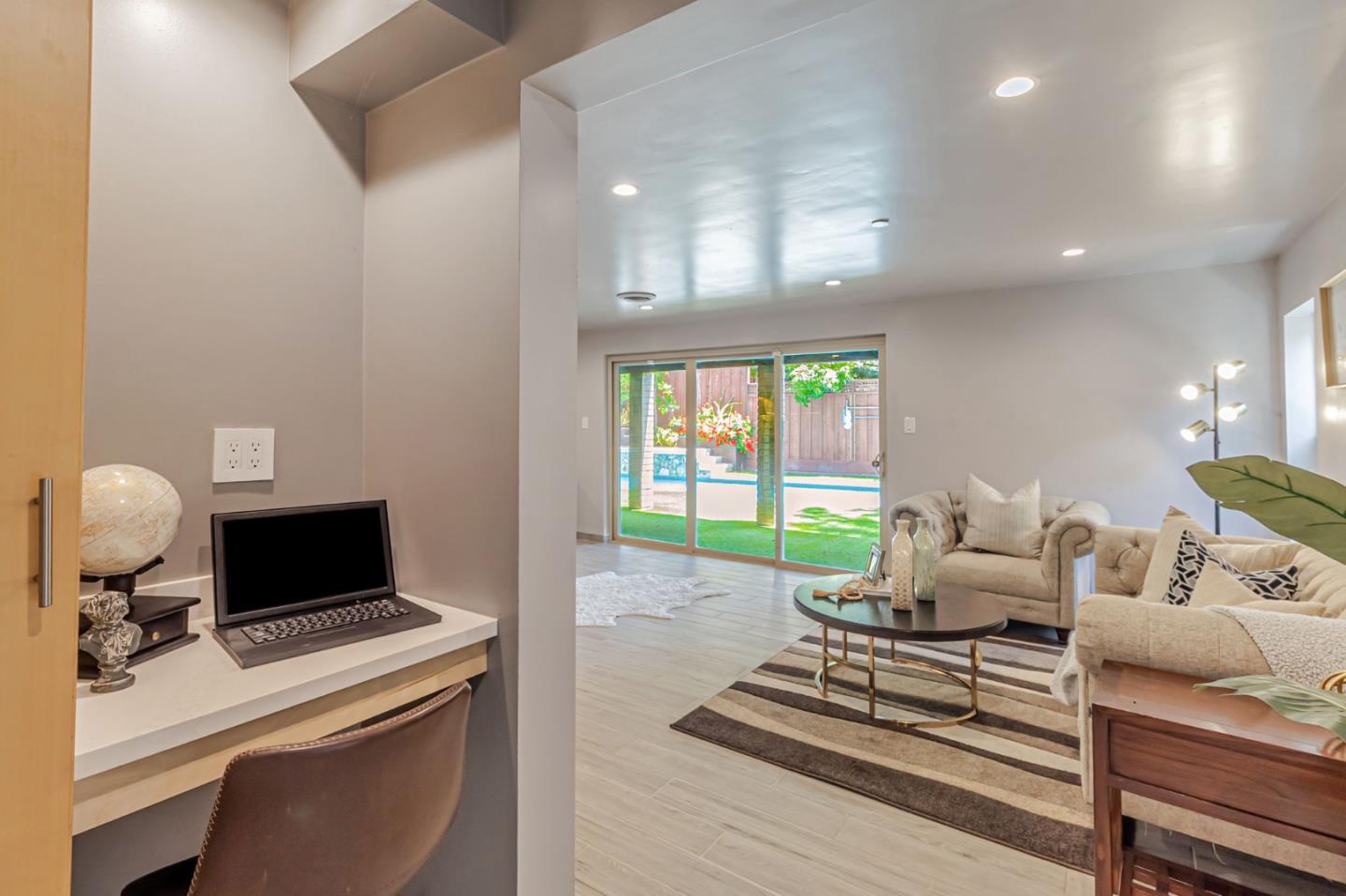 3119 Oak Knoll DR