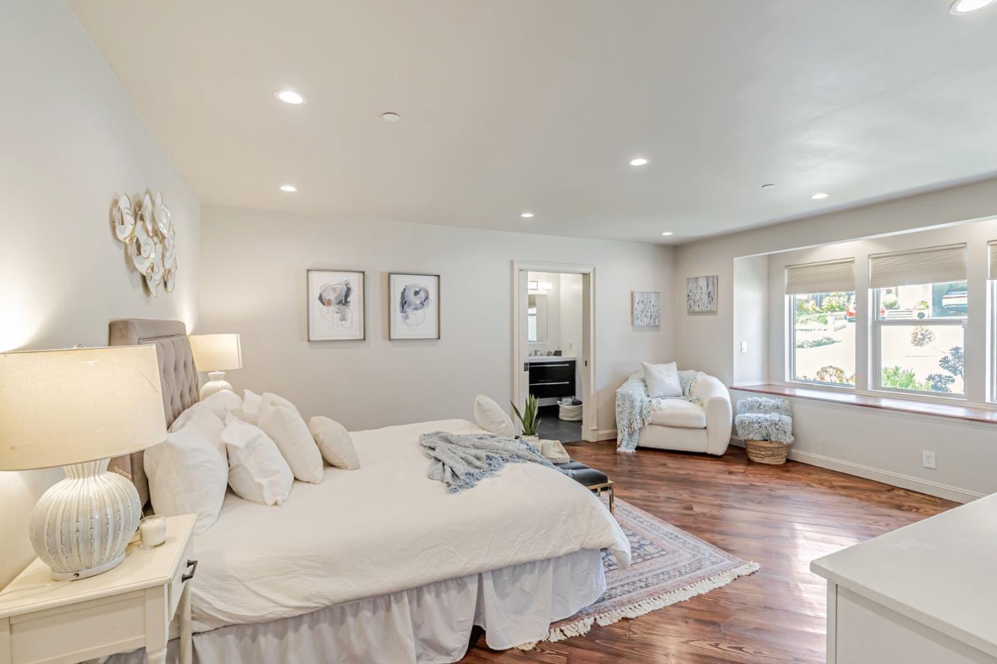 3119 Oak Knoll DR