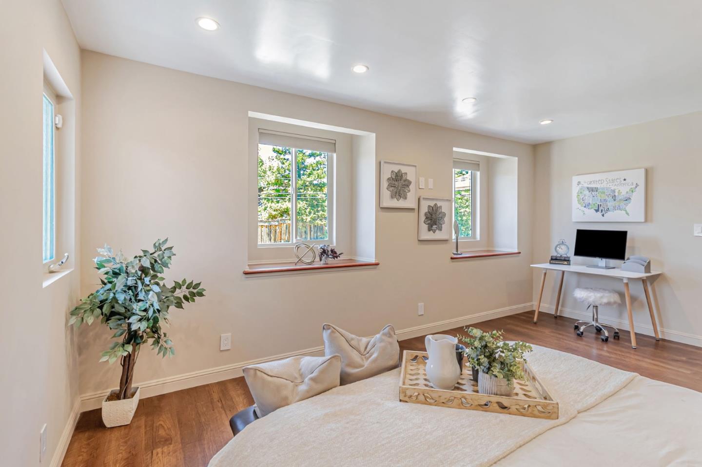 3119 Oak Knoll DR