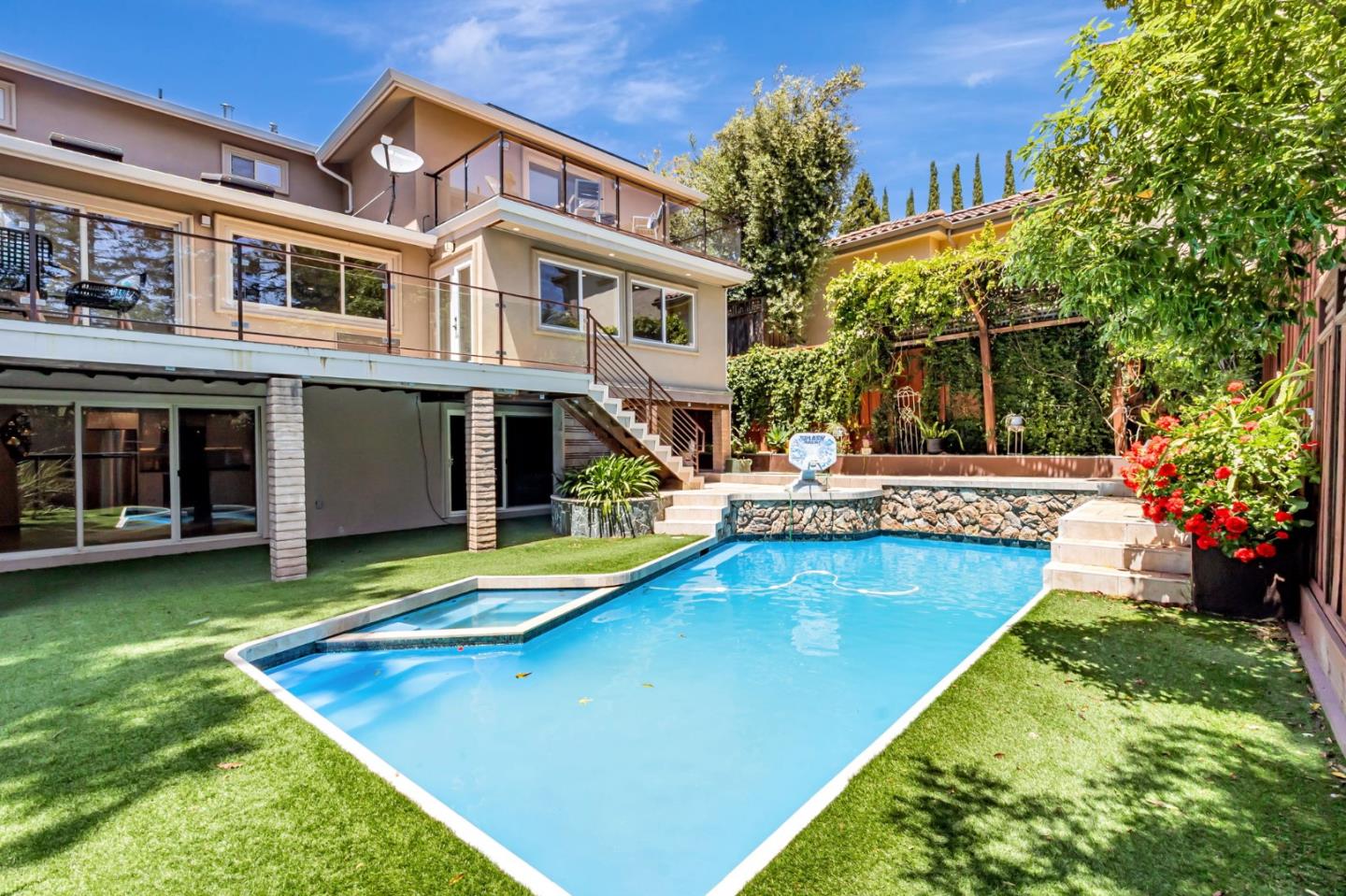 3119 Oak Knoll DR