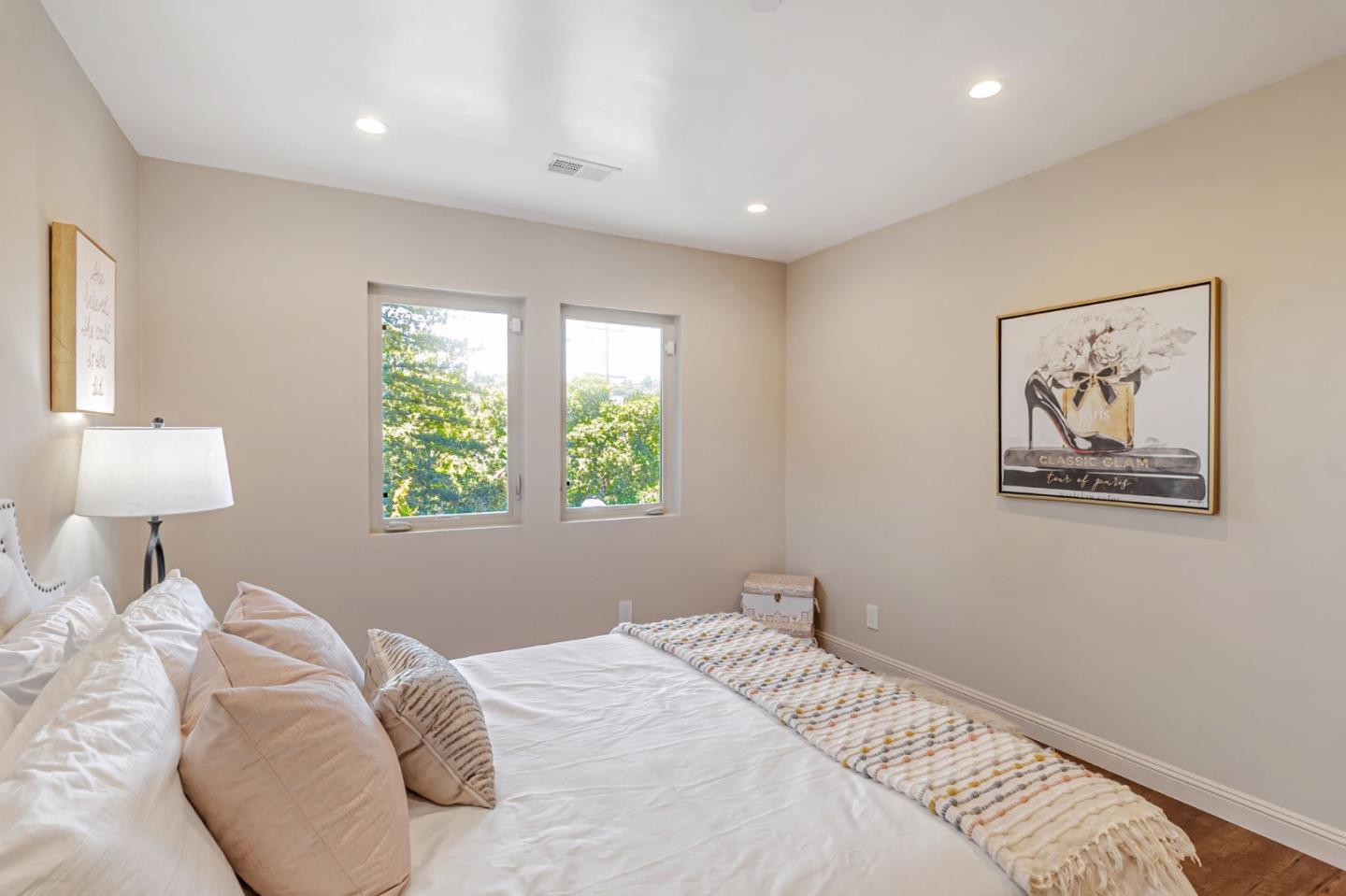 3119 Oak Knoll DR