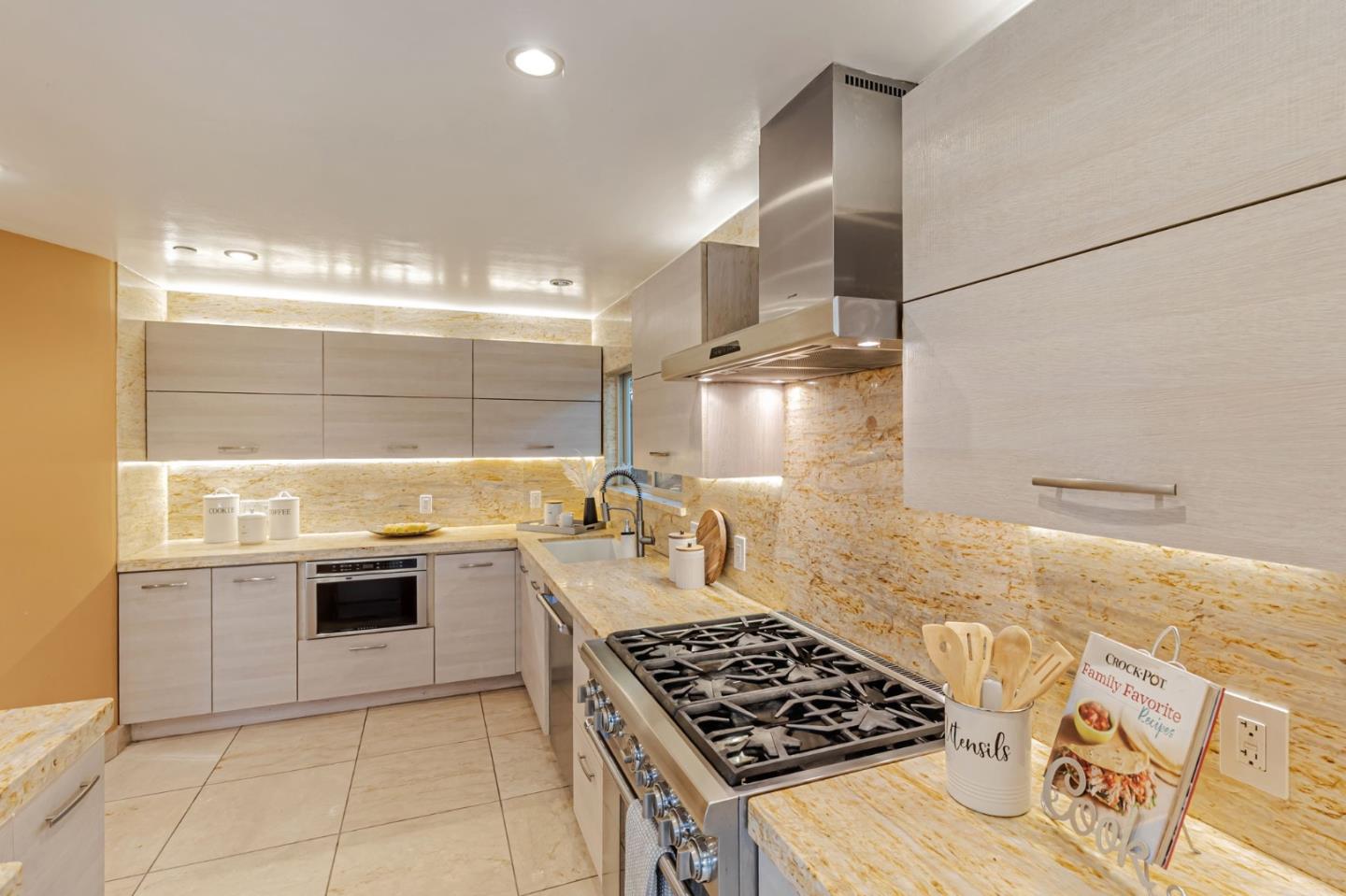 3119 Oak Knoll DR
