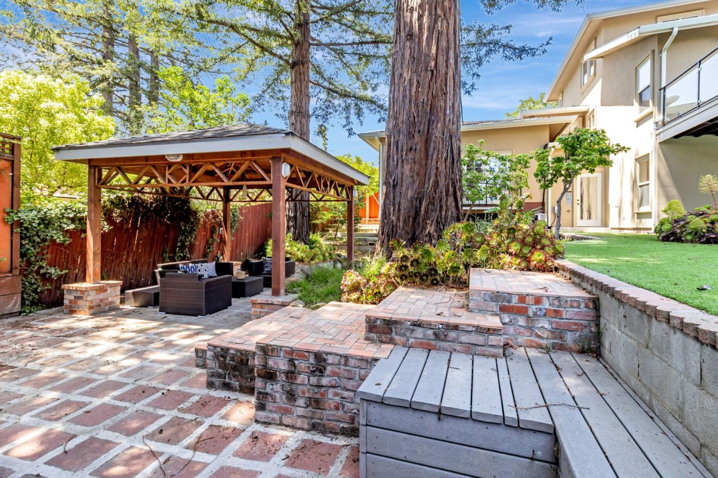 3119 Oak Knoll DR