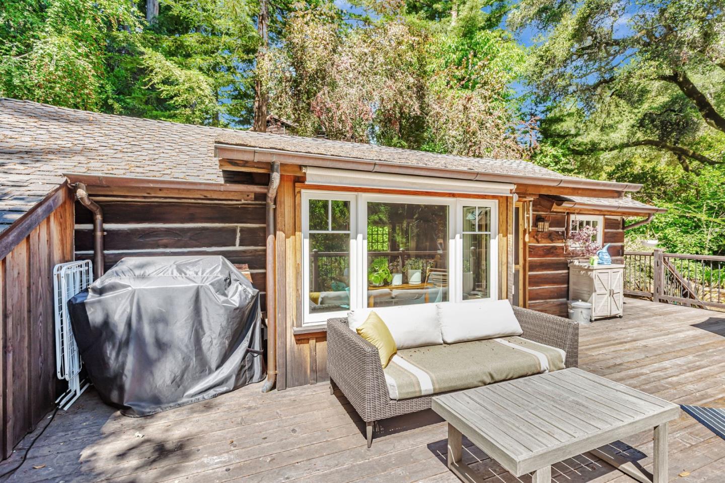 252 Blakewood Way