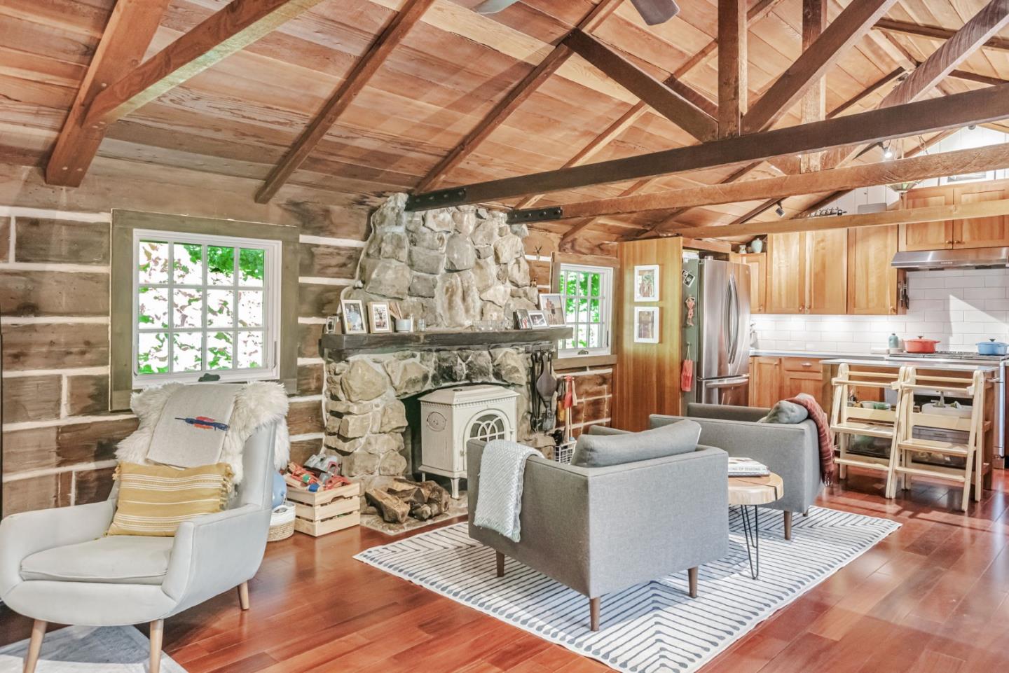252 Blakewood Way