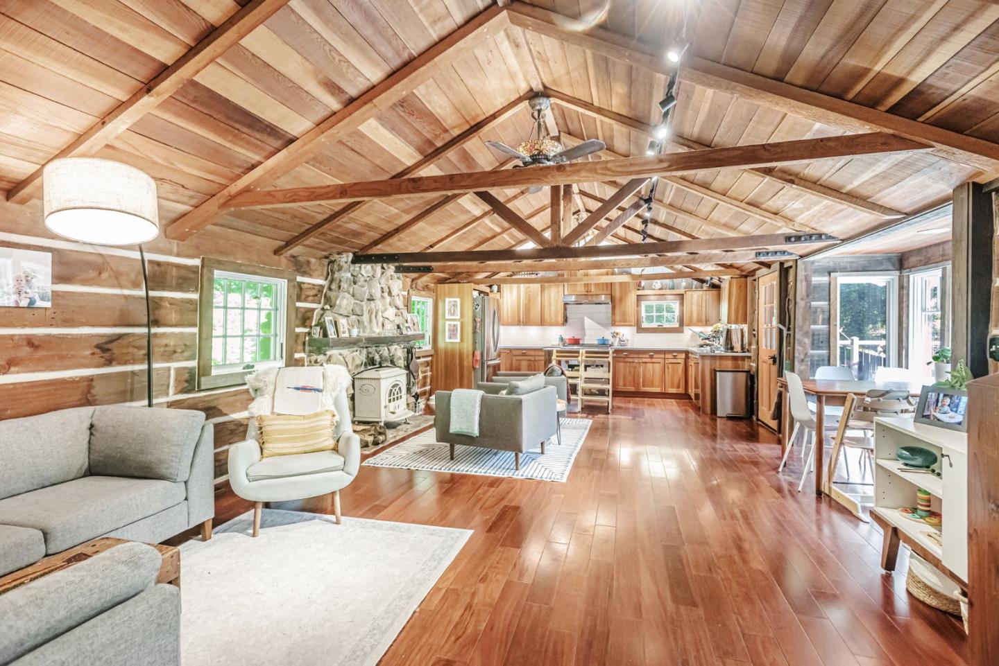 252 Blakewood Way