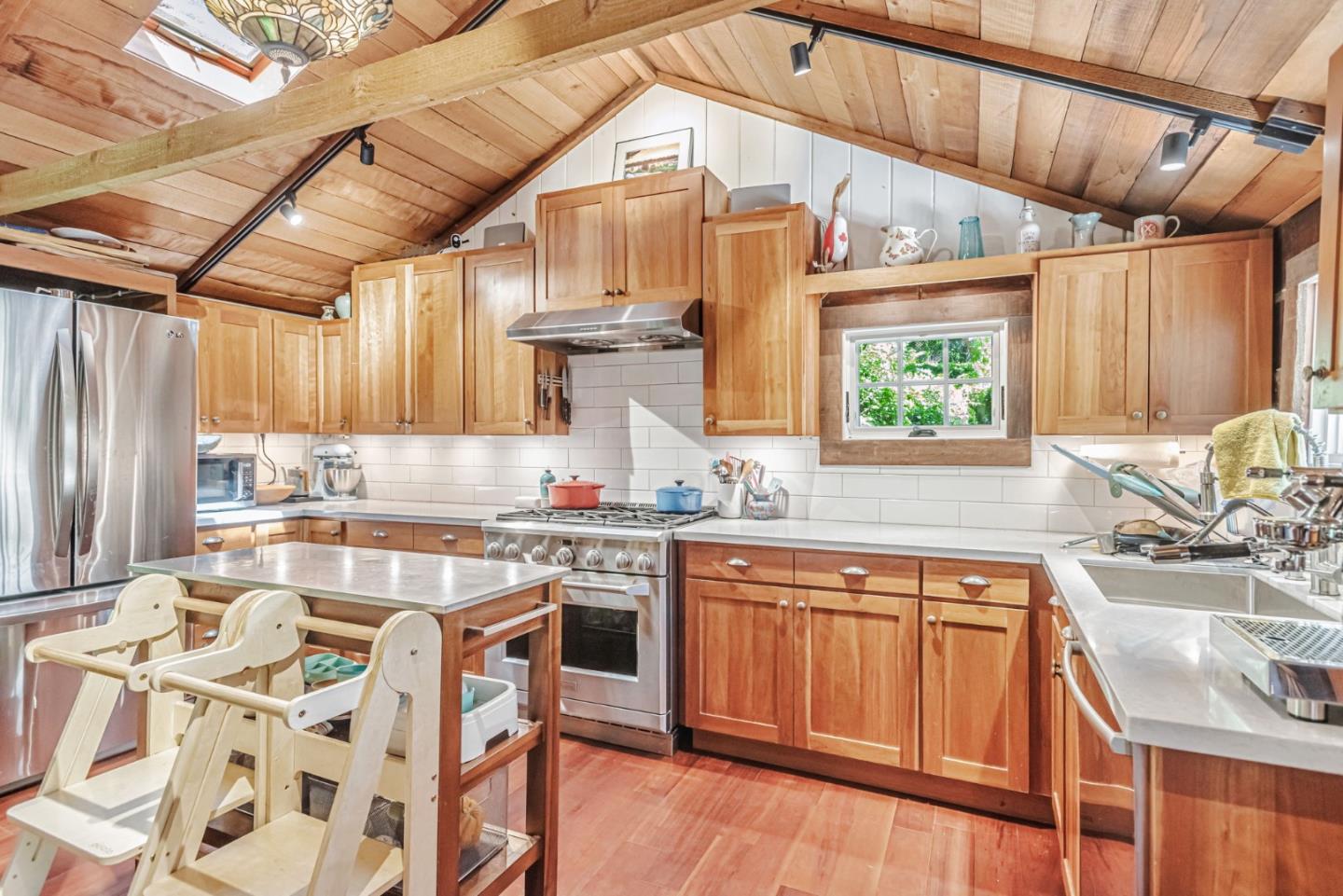 252 Blakewood Way