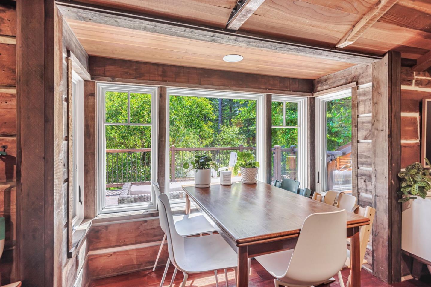 252 Blakewood Way