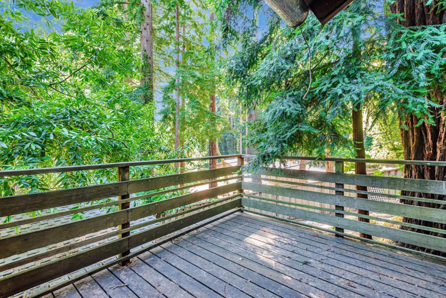 252 Blakewood Way