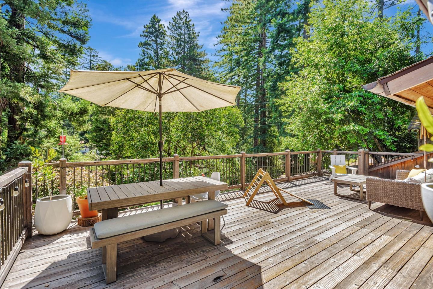 252 Blakewood Way