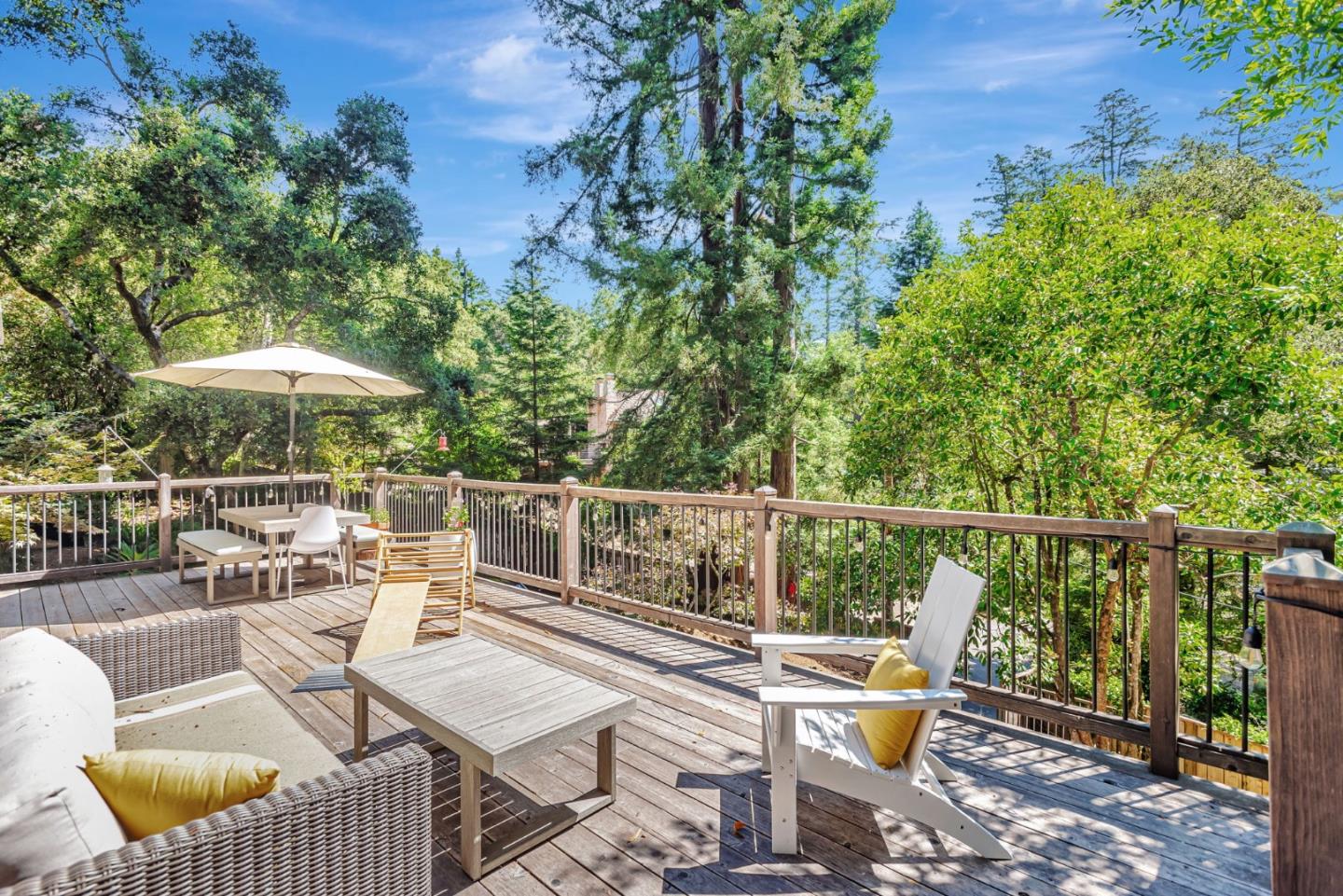 252 Blakewood Way