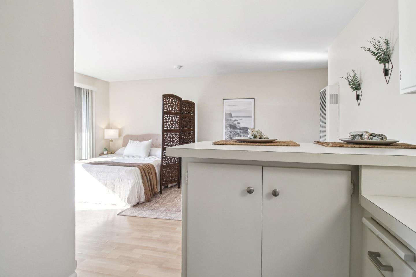 1458 Hudson Street 207