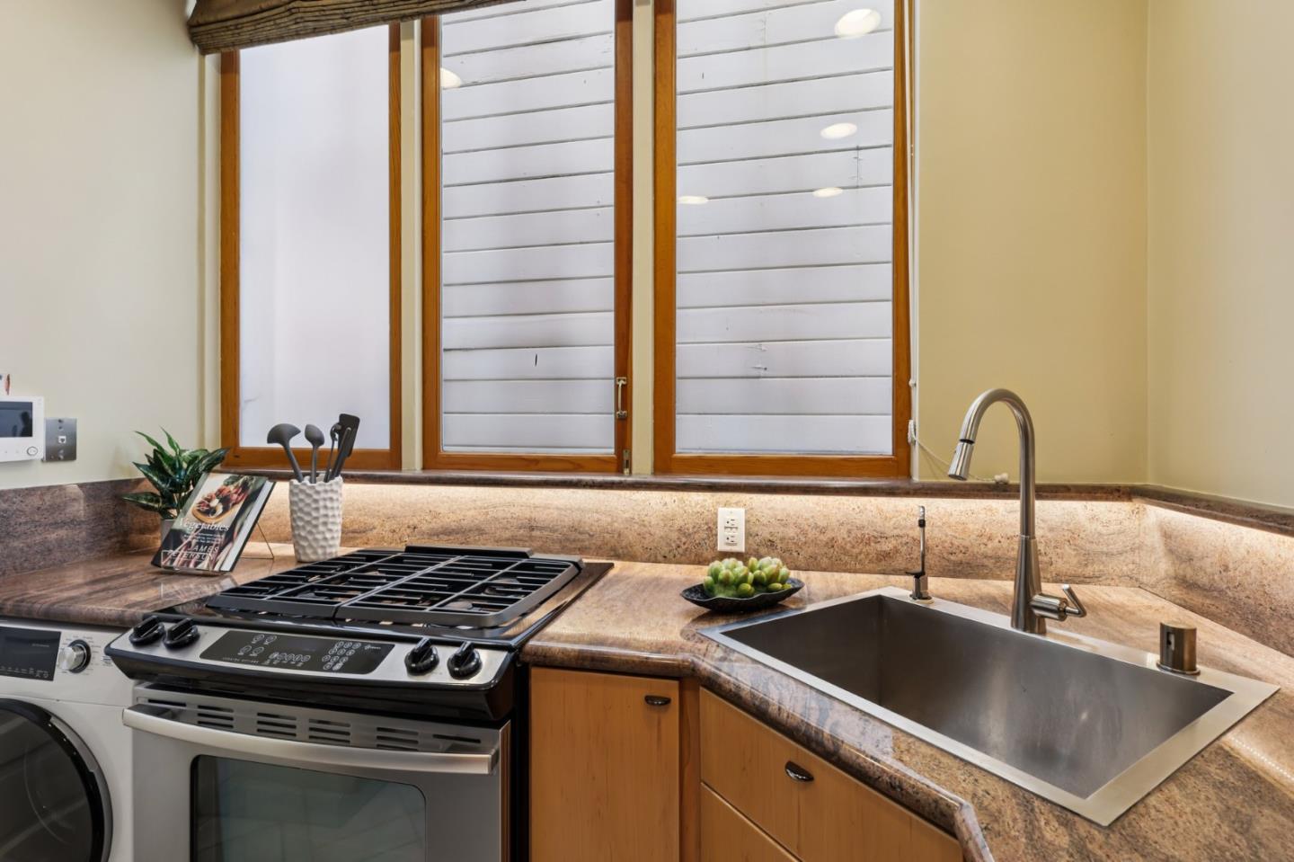 1632 Taylor Street 5