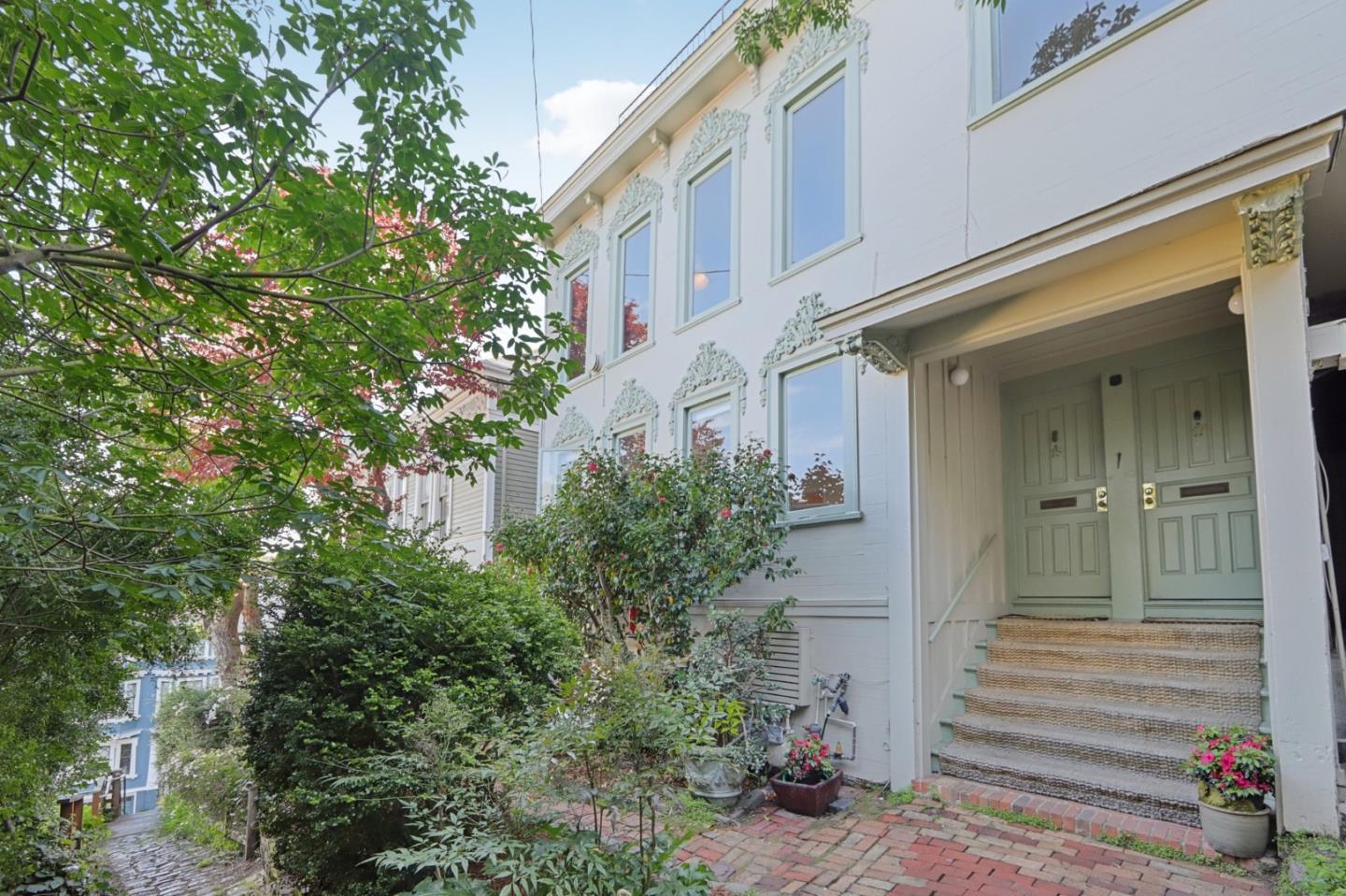 15-17 Macondray Lane