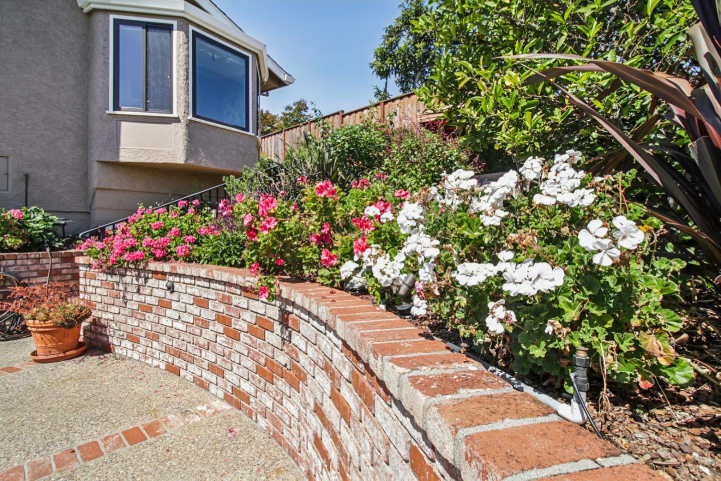 733 Temescal Way