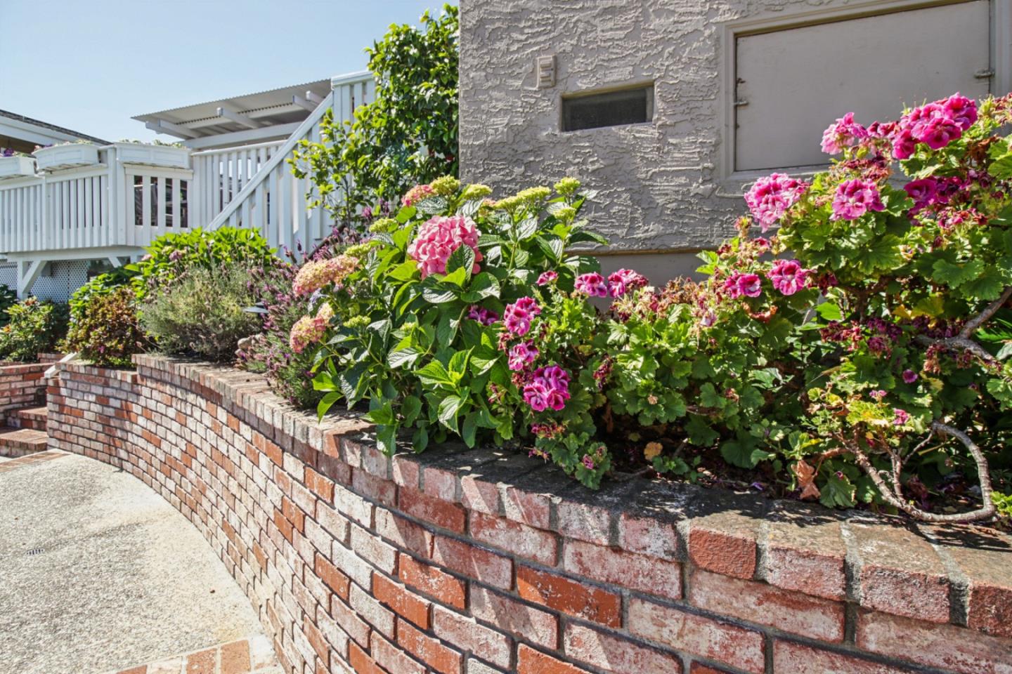 733 Temescal Way