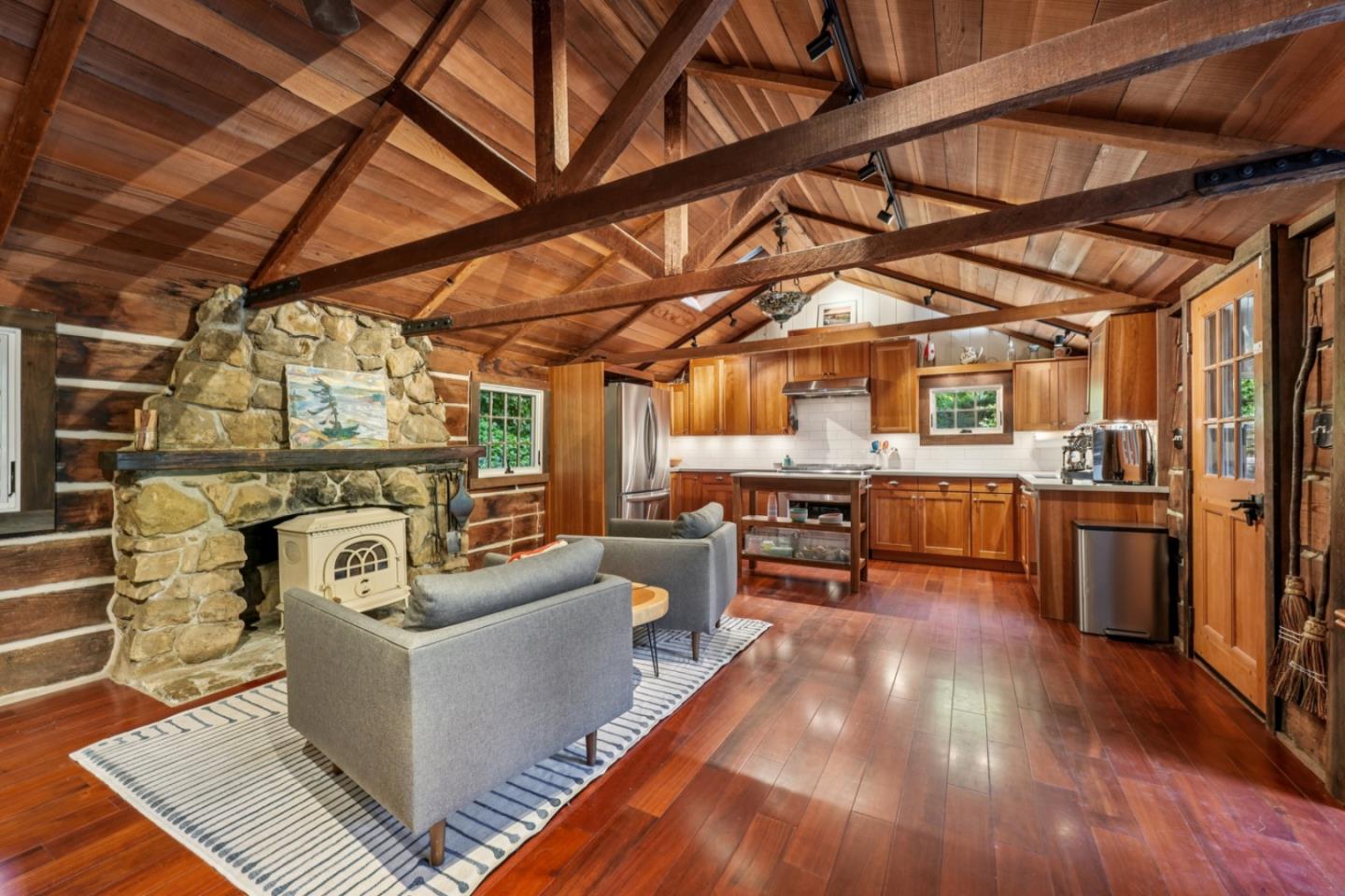 252 Blakewood WAY