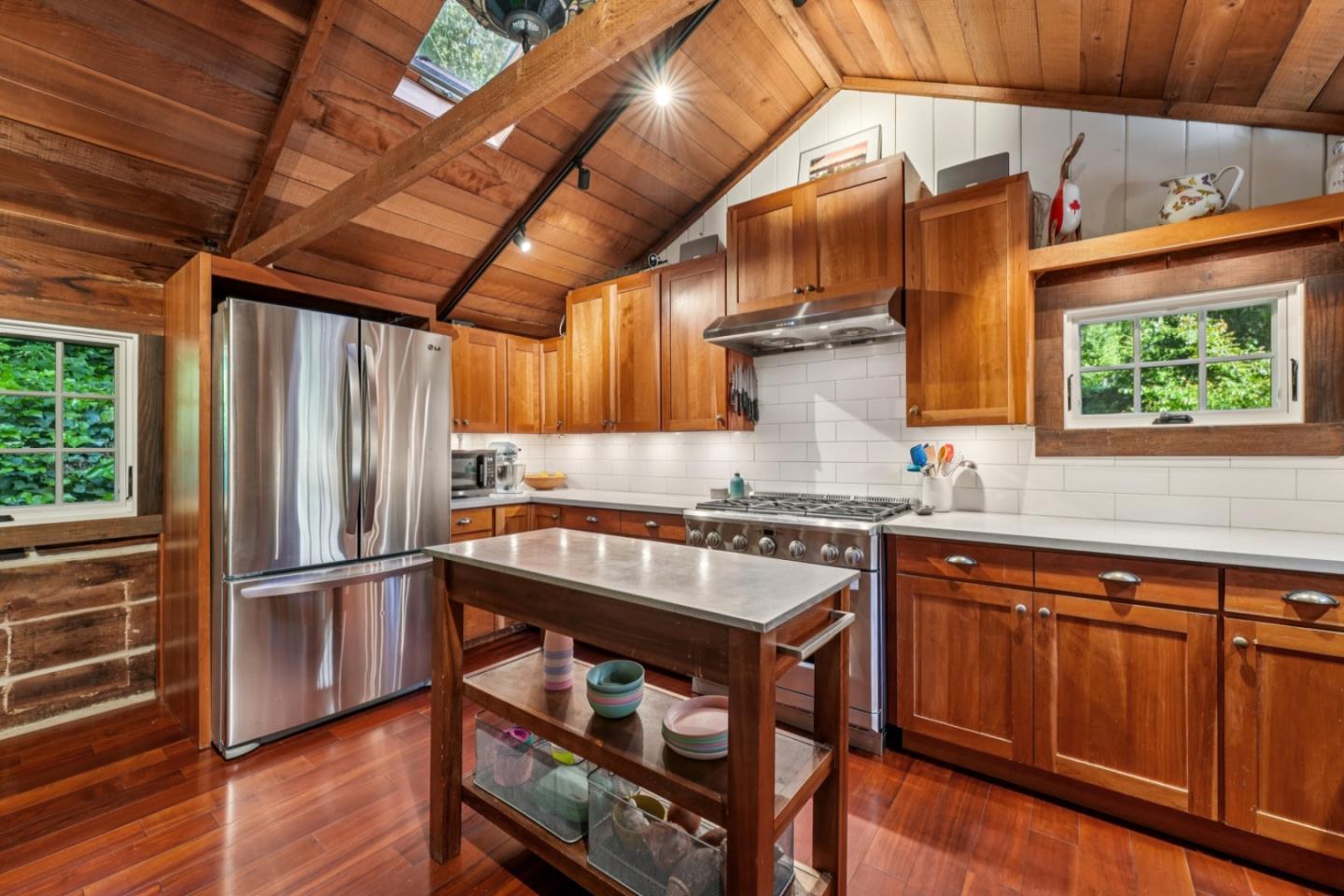 252 Blakewood WAY