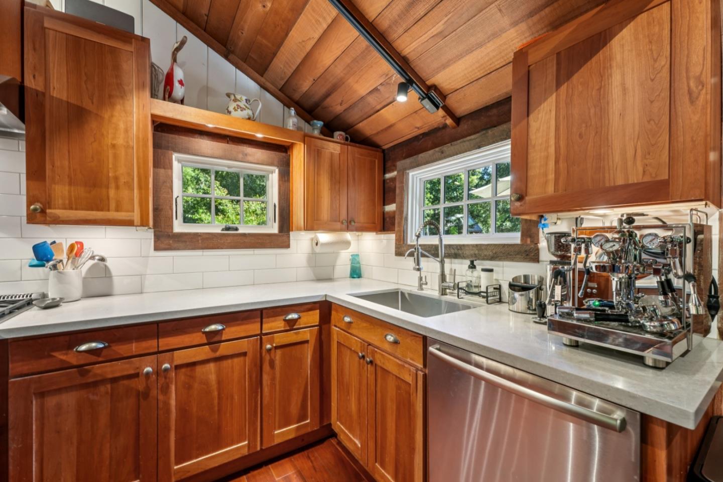 252 Blakewood WAY