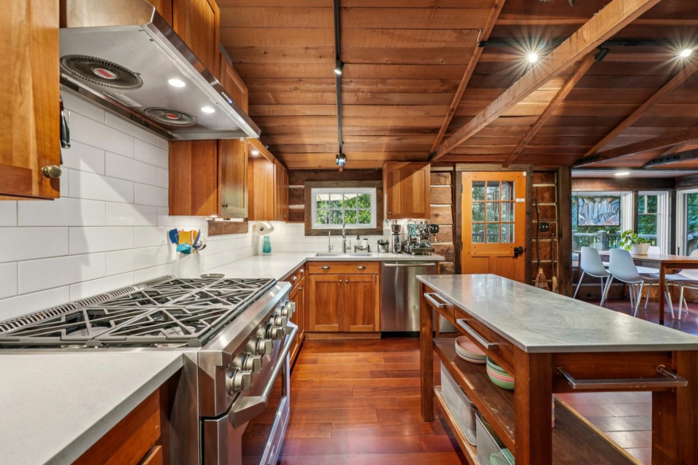 252 Blakewood WAY